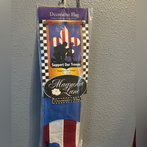 Fleur de lis house flag - Picture 1 of 1